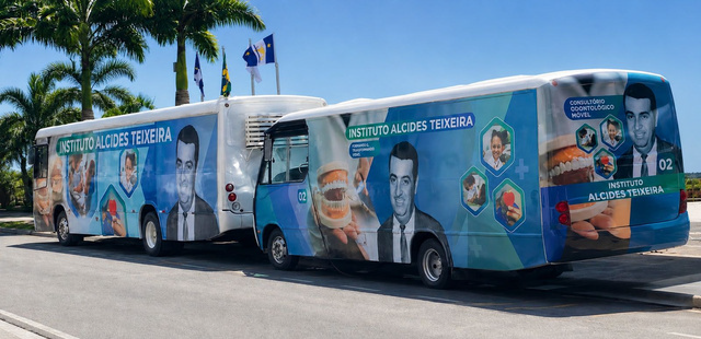 Ônibus odontológico Instituto Alcides Teixeira